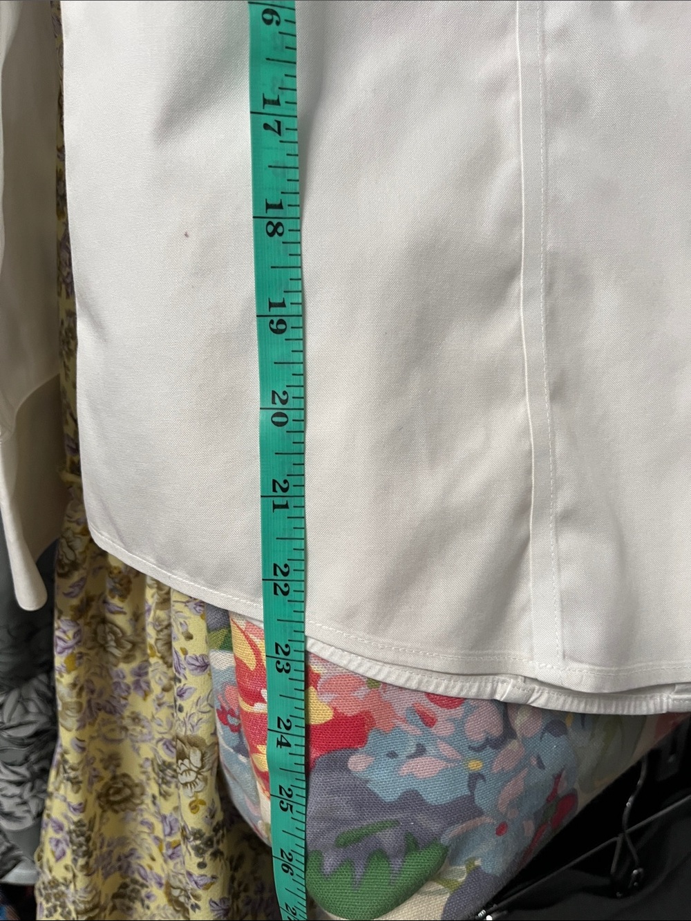 Chico's White Tailored Long-Sleeve Button-Down Shirt - Picture 5 of 5